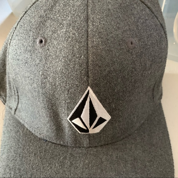 Volcom Smallmedium Flexfit Hat | Poshmark